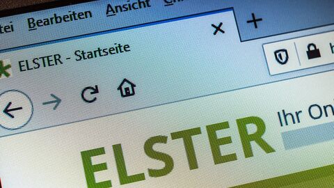 Steuererklärung mit ELSTER-Online PC Bildschirm auf dem Elster-Online zu sehen ist