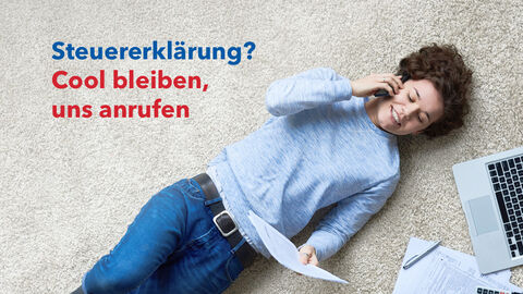 Junge Frau telefoniert