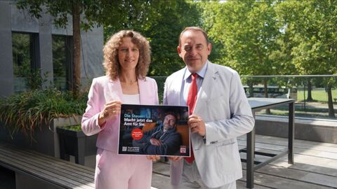 Finanzminister Professor Dr. R. Alexander Lorz und Oberfinanzpräsidentin Konstanze Bepperling