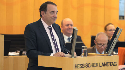 Finanzminister Lorz spricht im Landtag. (Archivbild)